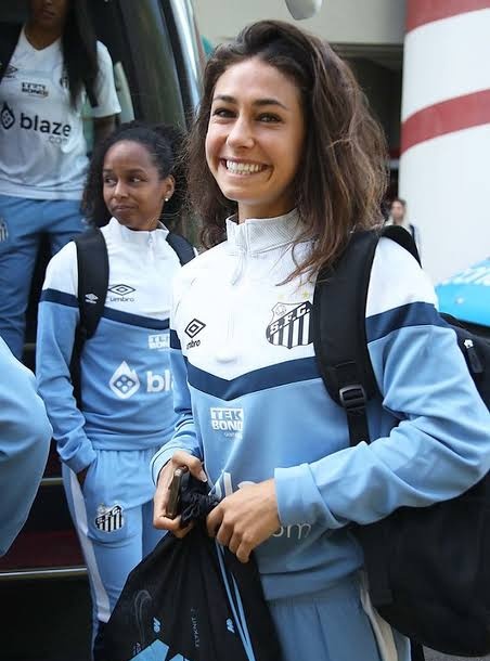 Você pode questionar muita coisa, menos a beleza do elenco de futebol do Santos!