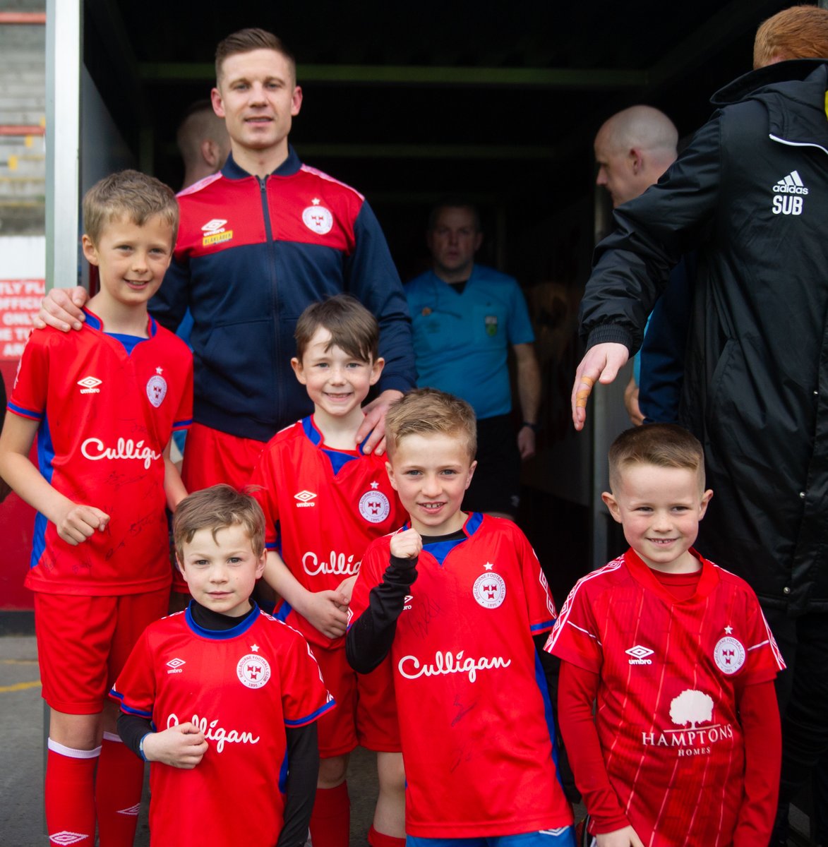 shelsfc's tweet photo. 𝗣𝗹𝗮𝘆𝗲𝗿 𝗠𝗮𝘀𝗰𝗼𝘁𝘀 🔴

Does your son or daughter dream of leading the Reds out at Tolka Park?

If you'd like to register a child to be mascot for an upcoming game.

Email slo@shelbournefc.ie 

#RedsTogether | #Since1895 https://t.co/ltTBxiejP8