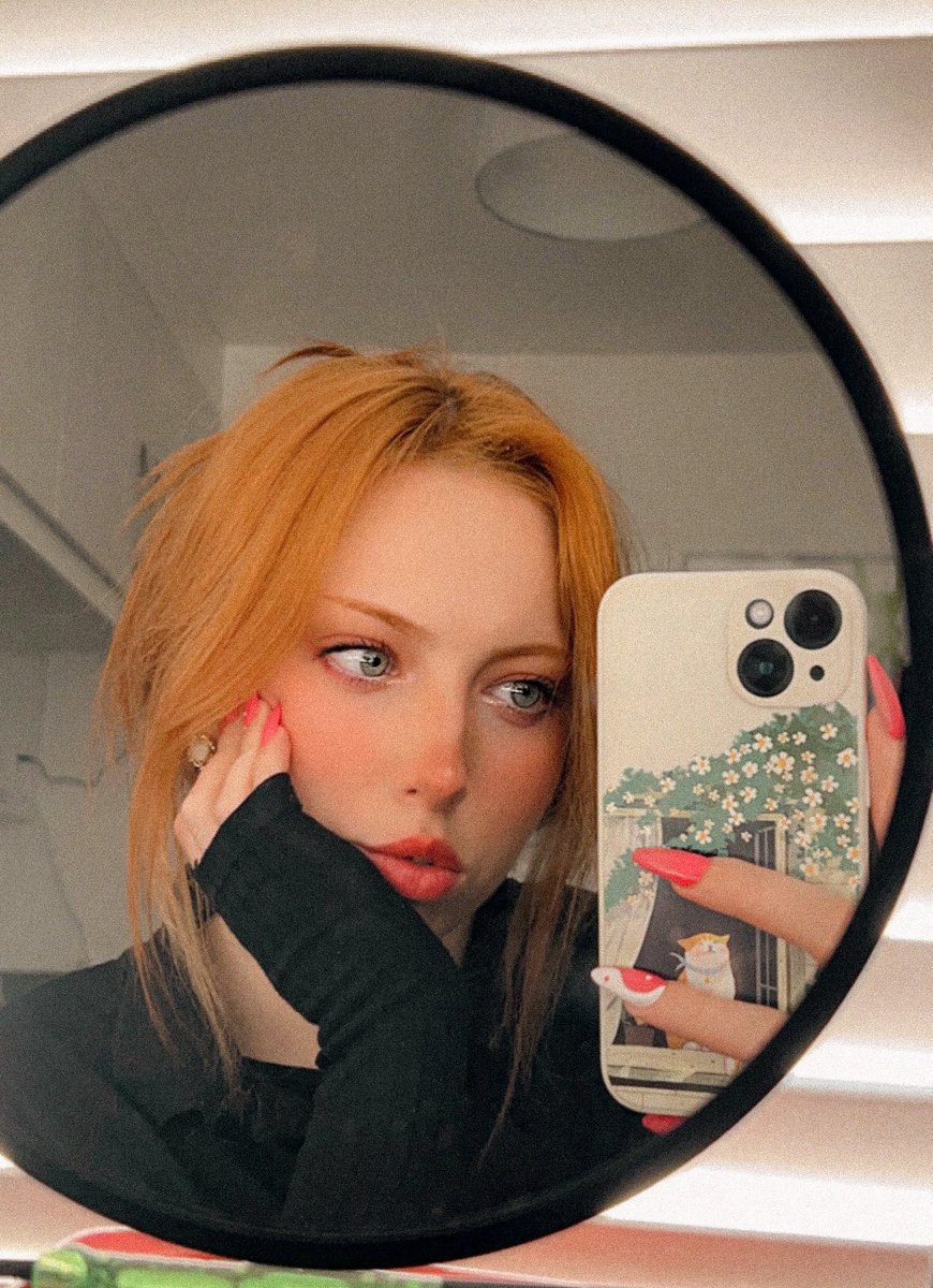 Rose tweet media