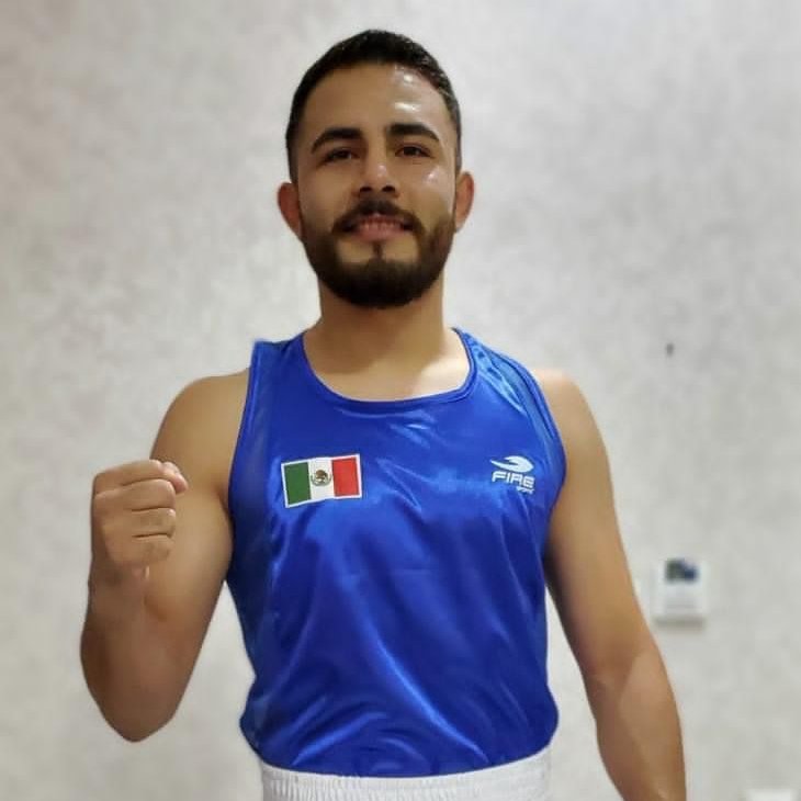 COM_Mexico's tweet photo. Hoy en el Campeonato Mundial de Boxeo Elite, el boxeador Héctor Aguirre gana el combate ante su similar de Rumania en los 80Kg. 🇲🇽🥊

 ¡Muchas felicidades! https://t.co/dBTJrbvtSy