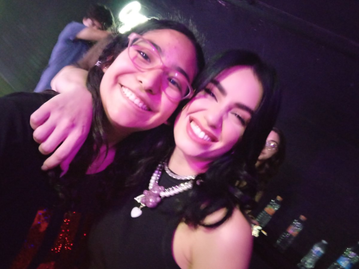 huronafer's tweet photo. @lalioficial me cumplió mi sueño de bailar con ella en un Tiktok, gracias por ser tan increible te amo con todo mi amor #Lali #LaliEnMexico https://t.co/UiENwaQSxe