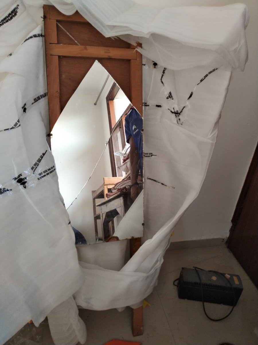 Tweet_SDutta's tweet photo. First experience with Agarwal Movers &amp; Packers turns out to be a disaster. (GCPRG232400032) Prayagraj to Zirakpur, Chandigarh. Had better experience with Local players in the past. Paid premium for a hassle free experience. @DRSAgarwal @rameshagrwl https://t.co/bmnePezwq3