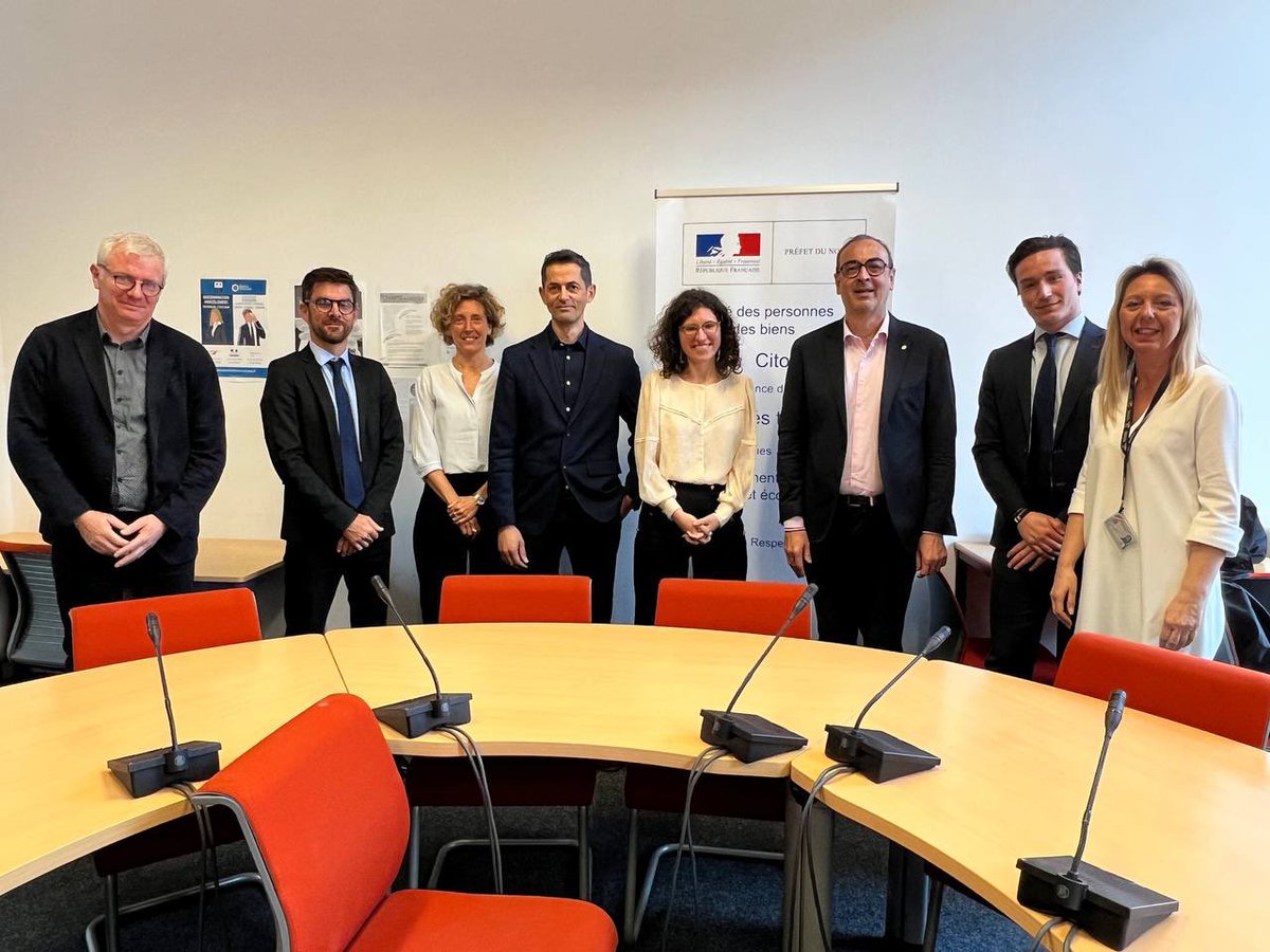 VincentLedoux59's tweet photo. Merci au @prefet59 qui m’a permis d’auditionner les agents de l’Etat et quelques élus de villes confrontées au phénomène de retrait gonflement des #argiles qui peut endommager les maisons #fissures #secheresse #dereglementclimatique #catastrophenaturelle https://t.co/myp4S8B58b