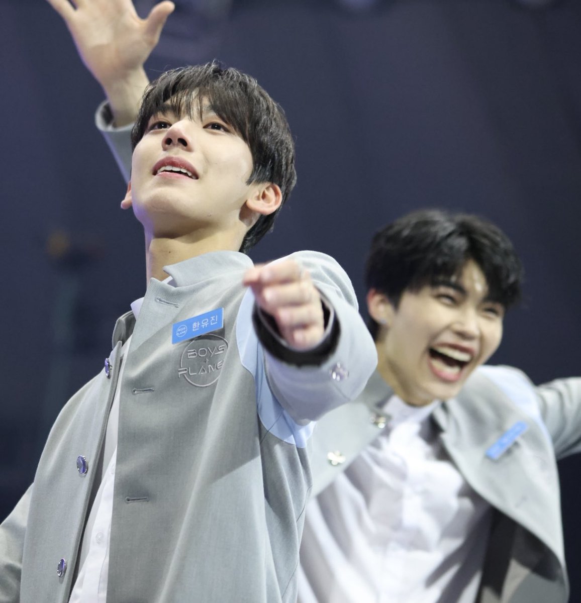 im so emotional omg they are so cute :( they look so happy