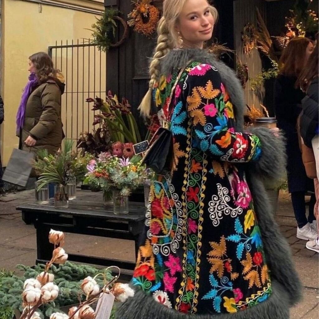 🌍 Sürdürülebilir moda her zaman şık ve sorumlu bir seçenektir! Poshmall'da satılan bu ve benzeri binlerce vintage seçenekle her zaman trend olabilirsin. Aynı zamanda, dünya üzerindeki çevre sorunlarını da düşünerek, sürdürülebilir moda hareketini biz… instagr.am/p/Crye2i1uw2D/