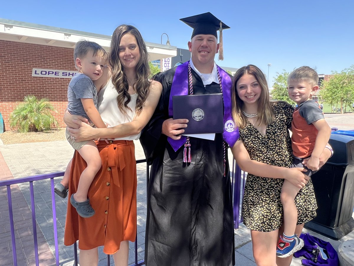 Swoll_2_'s tweet photo. Bachelors Degree ✅. It’s never too late #GCU2023 https://t.co/xLWTYBWvnc