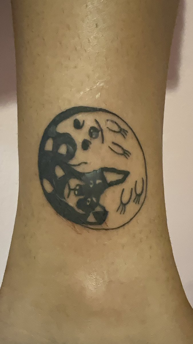 malfeitattoo's tweet photo. #31 yin-yang de doguinhos chiuauas >.< amei, ela me mandou a fotinho deles e fiz eles bolinha >.< queria fazer mais assim S2 agenda aberta pra SP (maio e junho) e europa (agosto) e-mail: malfeitour@gmail.com #malfeitona #malfeitonatattoo #ignorantstyle https://t.co/91tSQUMAwu