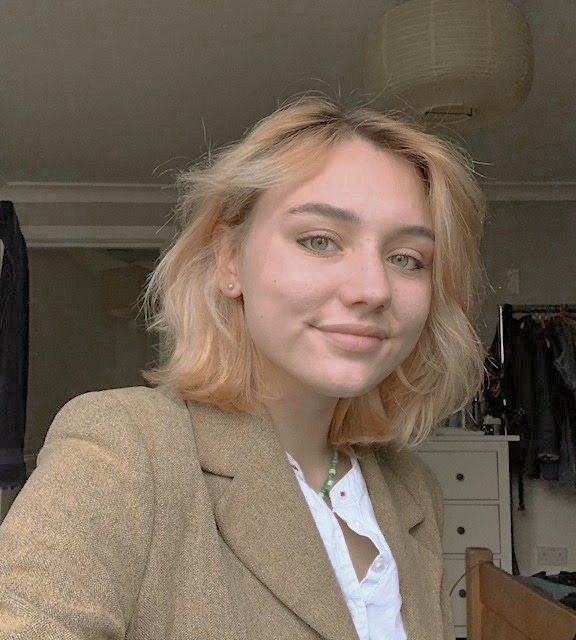 rosesformynick's tweet photo. happy birthday to the loveliest person ever who is always there for me, was actually the first friend i’ve ever made here, she’s so sweet, considerate, adorable, who i started being friends with BECAUSE OF FOOTBALL/SOCCER CAN YOU BELIVE IT 😭 I’m not even a fan, but I’m so so + https://t.co/3okcT43n6f