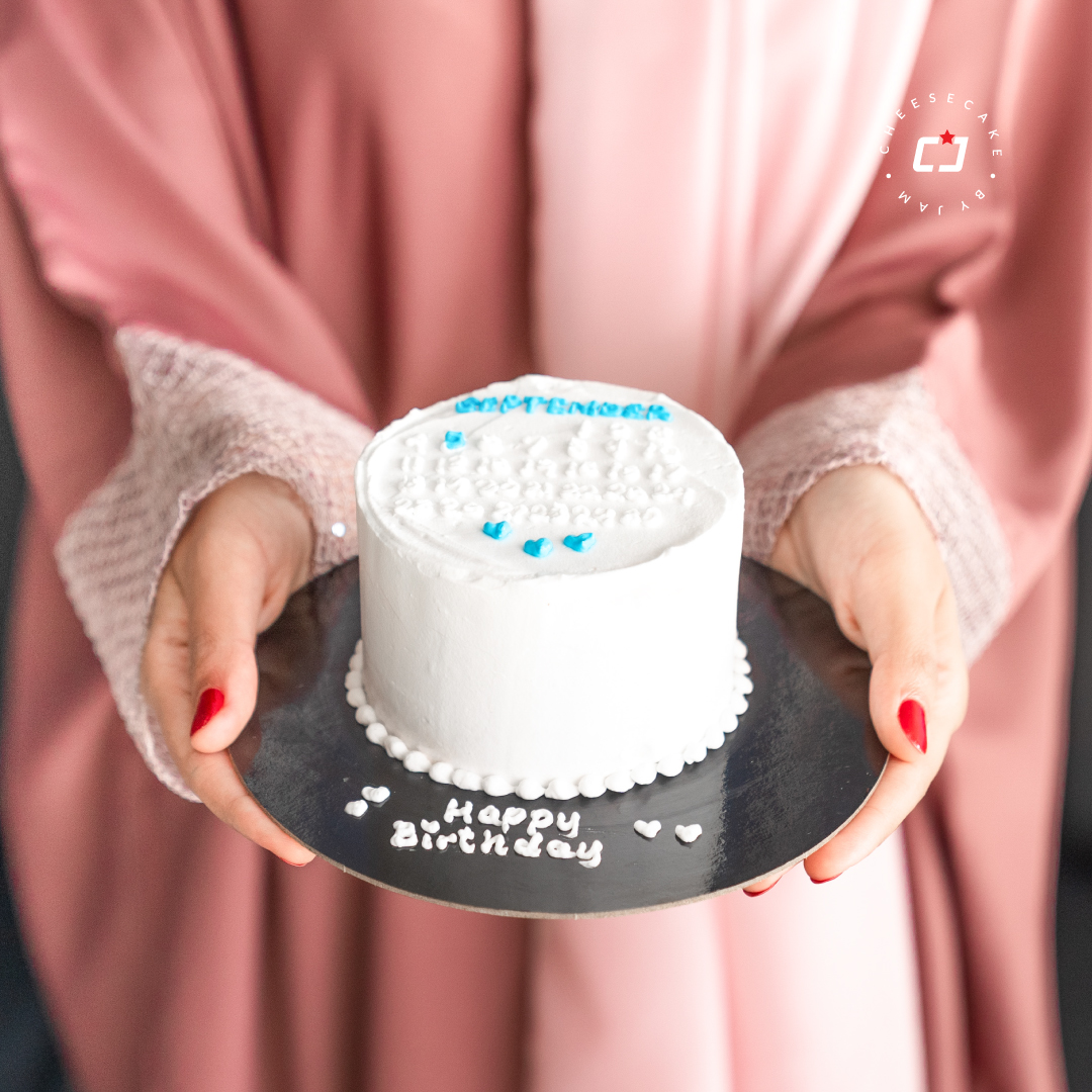 CheesecakebyJam's tweet photo. لانش بوكس (كيكة تصنع البهجة)🎊✨
تتوفر بنوعين :
-كيكة الفستق و الفراولة 🍓
-كيكة التشوكليت الكل��سيكية🍫

بكل سهولة تطلبها وفق الآتي 😎✋🏻
▫️الطلب مسبقاً قبل بيوم
▫️تزويدنا بتفاصيل طلبك الخاص مع تحديد الوقت المناسب لكم 

تشيزكيك من جام معكم بكل مناسباتكم 🎊?

#احتفال #حفله #نجاح https://t.co/sh9DMeW4Ny