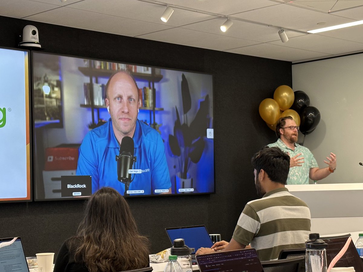 dashaun's tweet image. This is the best “hybrid” presentation I’ve ever witnessed. #SpringRecipes #SpringOneTour @therealdanvega @ntschutta