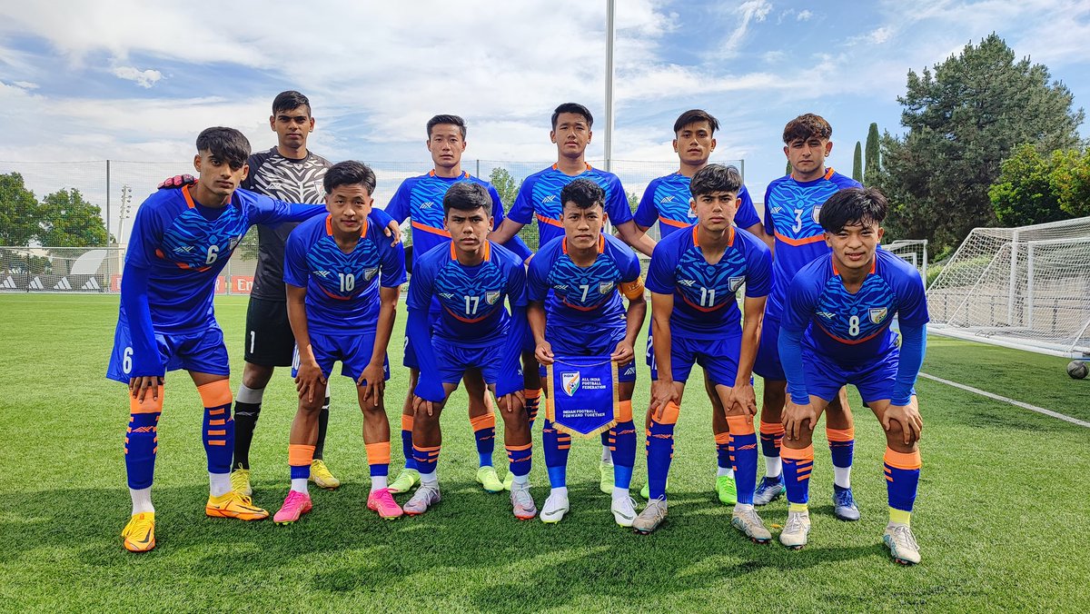 IndianFootball's tweet photo. India 🇮🇳 U17 fight back to hold @lafabricacrm U17 to a 3-3 draw
Match Report ✍🏼 https://t.co/ZwzQBrT0jm
#RMAIND ⚔️ #BackTheBlue 💙 #IndianFootball ⚽️ https://t.co/UnMI9CiyR8