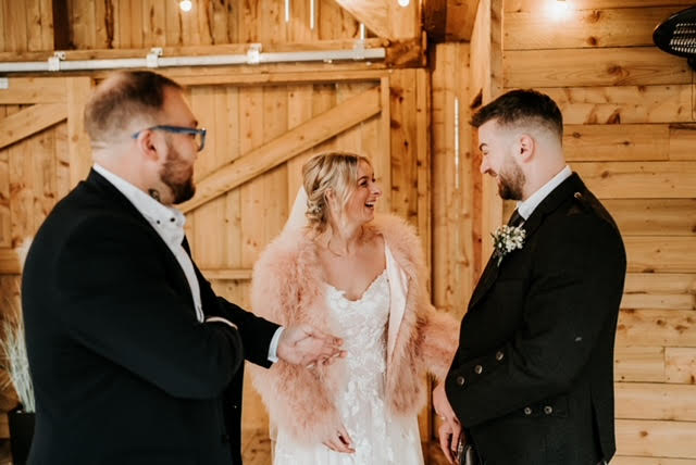 Moments that last a lifetime 🥰
.
I know that when I perform magic at weddings it is also the biggest day of someone's life, my job is to make sure that everything goes to plan 🤟
.
#thescottishmagician #weddingmagician #magictricks