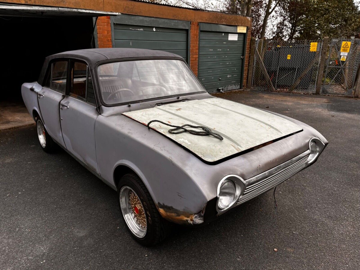 Retroprojects's tweet photo. 1968 Ford Corsair 2000E Project Car 
Ad - See eBay link >> https://t.co/5ub2wqPhKs 

#fordcorsair #2000e #corsair #classiccar https://t.co/4QLJT14naK