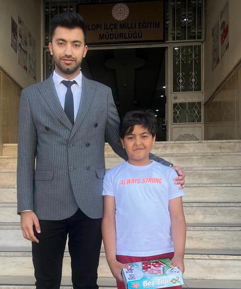 bk_silopi's tweet photo. 📣📣Silopi İlçe Milli Eğitim Müdürlüğünün düzenlemiş olduğu Akıl ve Zeka Oyunları Turnuvası’nda “PENTAGO OYUNU’nda ilçe 1️⃣. ‘si olan öğrencimiz Ramazan Mete GÜNDÜZ’ü tebrik ederiz.🏆
@MahmutAybi https://t.co/yBGOkVeBUp