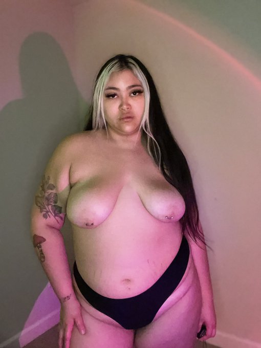 Hope everyone is having a great day 💞💞💞💞💞💞💝💝💝💝💝💝 https://t.co/Q9sHUJt0us<a href="/tag/throatgoat"class="tags"><span>#throatgoat</span></a><a href="/tag/nsfwtwt"class="tags"><span>#nsfwtwt</span></a>