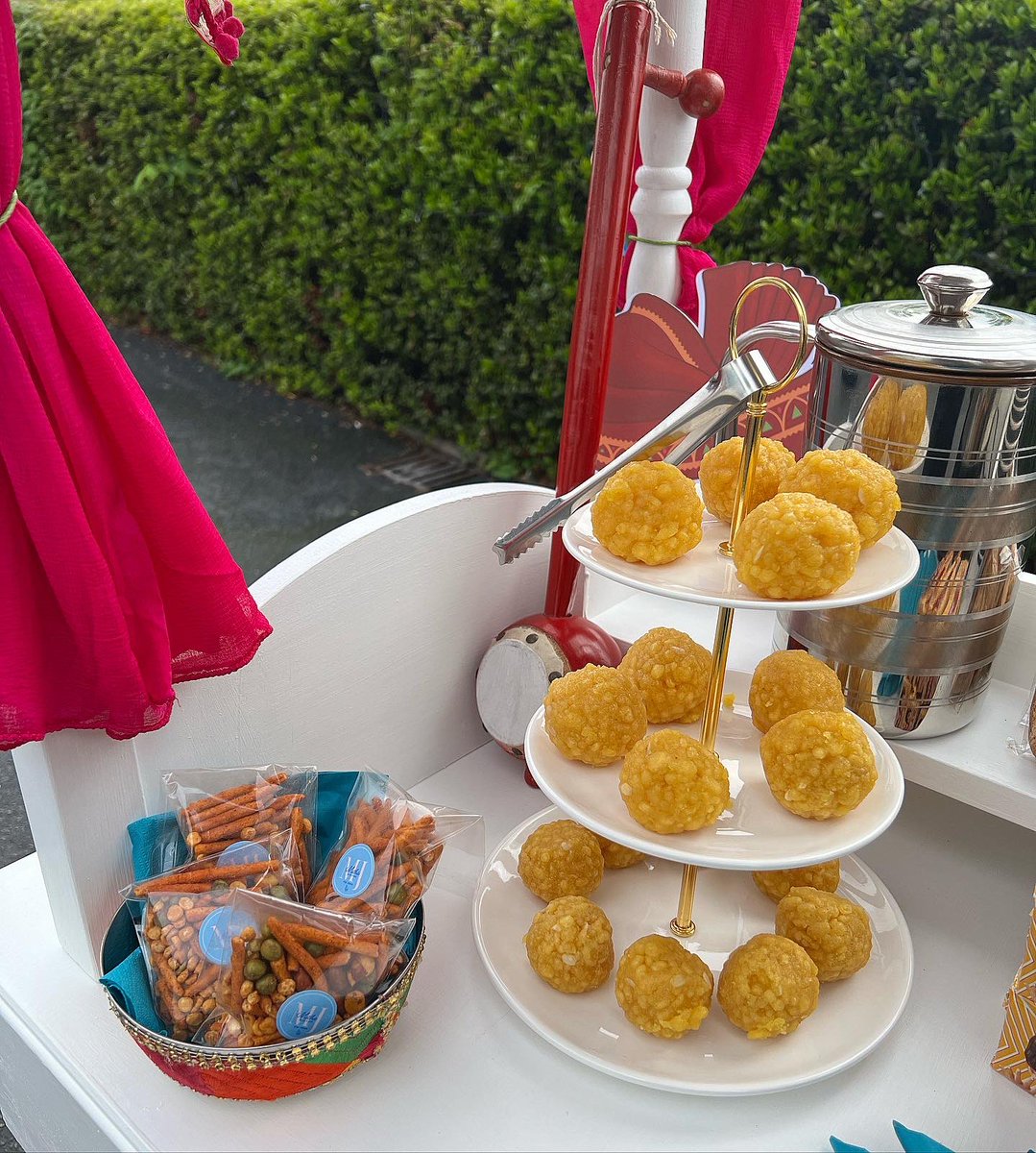 mithajunction's tweet image. Our second cart package has arrived!

THE CHAA PAANI PACKAGE! 💛

*NOW AVAILABLE FOR  HIRE* ✅

Items and quantity can be changed, please DM if you have any questions!

Thank you,
Mitha Junction 💙