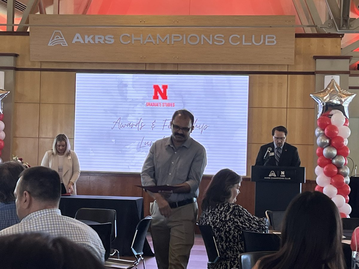 liliping's tweet photo. Congratulation Dr. Louis for receiving the @UNLincoln Postdoc Mentor Award ππ±π½ππ
Thank you @UNLGradStudies for organising the ceremony !
@UNLEntomology #postdocmentor https://t.co/WVo8H8zmMh