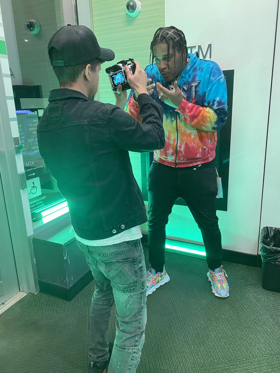 Morton_Digital's tweet photo. Ether Da Connect  X Moe jackson are back at it again with ''Bobby'' 

https://t.co/tJccSyGax4

< @EtherDaConnect > <@1MoeJackson > https://t.co/zNYomkuIkL