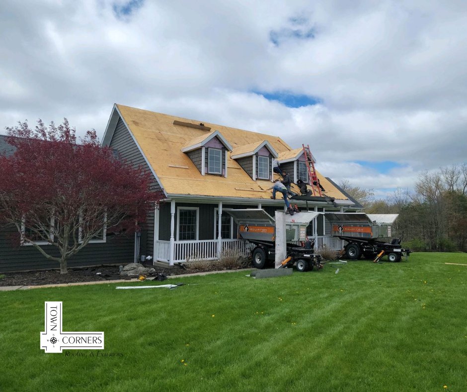 TC_Exteriors_MI's tweet image. The #wornshingles on this impressive #CapeCode are coming off today to be replaced with everything required underneath &amp;amp; above like repaired decking, #flashing, #underlayment &amp;amp; of course beautiful #newshingles.
towncornersroofing.com

#zeelandmi #hollandmi #hudsonville #jenison