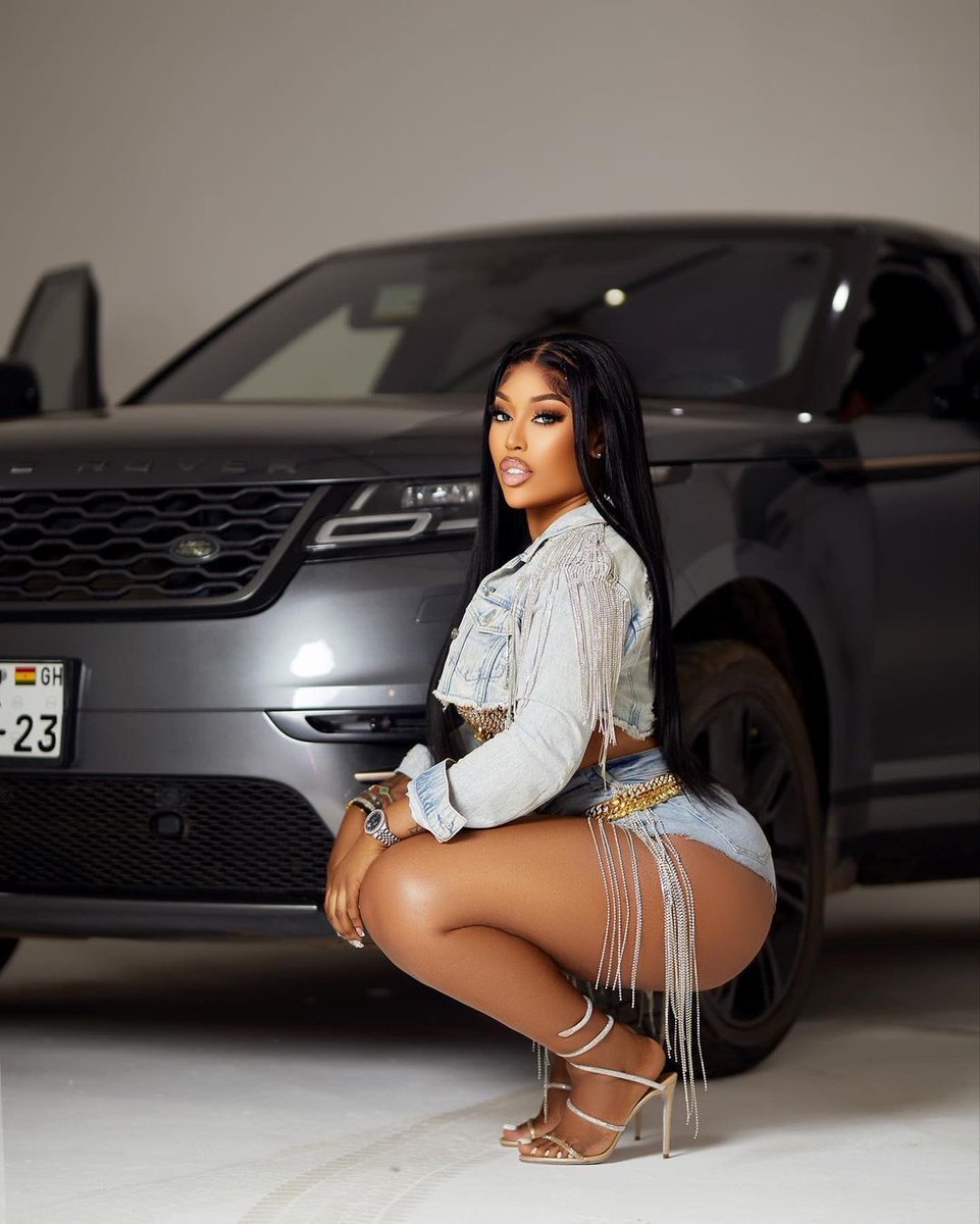 iamfantana's tweet photo. i never kick and miss 🔥 “your man“ may 5th , pre-save link  == > https://t.co/DUMfqlHNjs 💕 | styled by @kelvincentgh | 📷: @ansahkenphotography https://t.co/MSDutV58vG