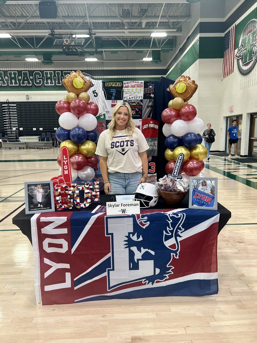 NDNSsoftball's tweet photo. Congratulations to SR. Skylar Foreman for signing her NLI today to further her education and softball career at Lyon College! We are so proud of you and can’t wait to see you at the next level! 👏 https://t.co/DzcvMPxgoN