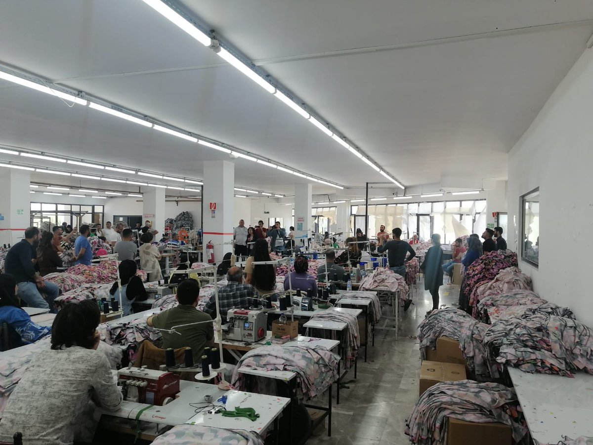 SOL'un Yıldızını Yükseltiyoruz⭐

Güneykent Mahallesi'nde tekstil emekçileri ile buluştuk.

Emek egemen bir ülkeyi hep beraber kurmak için #pusuladaSOLvar