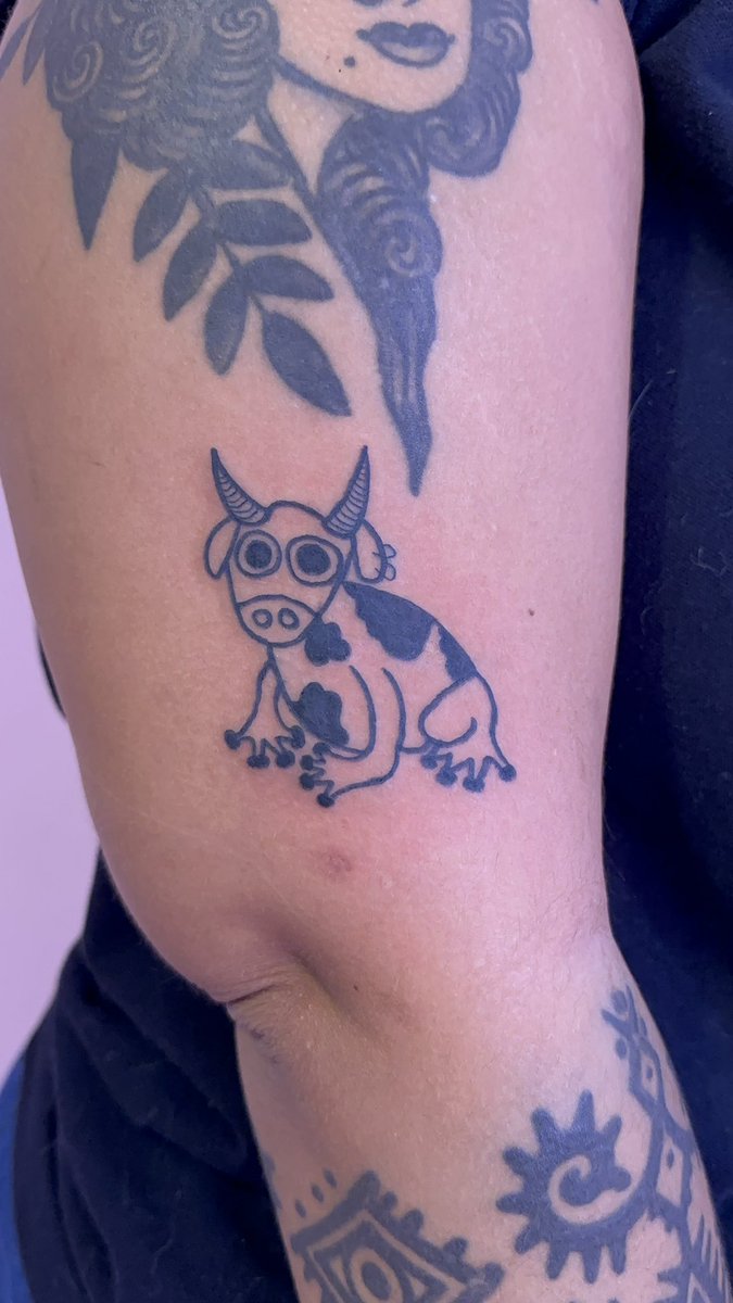 malfeitattoo's tweet photo. #34 simplesmente a vaca sapo???
agenda aberta pra SP (maio e junho) e europa (agosto) e-mail: malfeitour@gmail.com #malfeitona #malfeitonatattoo #ignorantstyle https://t.co/ieV4r19CKz