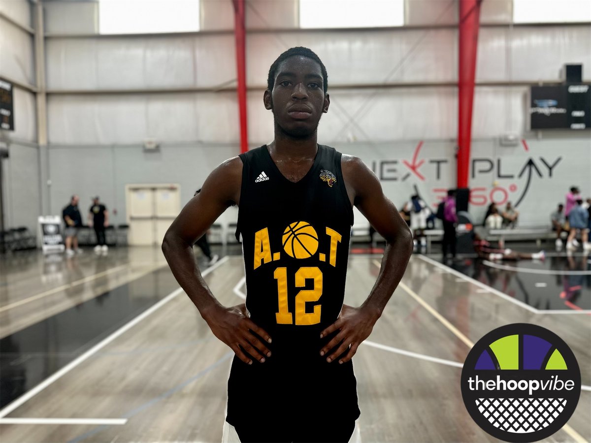 Standouts: On The Radar Sweet 16 Session II (Part 3) ❌Nnadozie Onyirimba ❌ @CamrynPerkins2 ❌ @jeffery0714 ❌ @AjPetway ❌ Zack Phillips ❌ @_cking4 Read here: thehoopvibe.com/standouts-on-t…