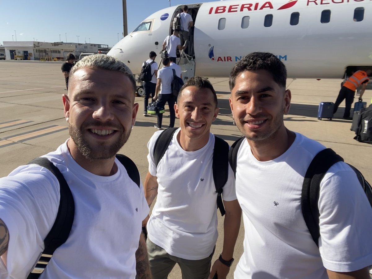 😃🛬📸

#AthleticRealBetis