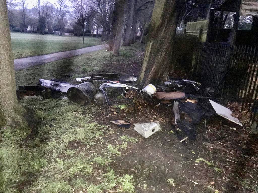 DISGRACE
Green flag Ward End park has been vandalised and used as a waste dump site by mindless criminals who have no regards for anything + anyone.
This park is regularly used by children, families + sports teams and to have it destroyed is simply not acceptable <a href="/WashwoodWMP/">Washwood Heath Police</a>