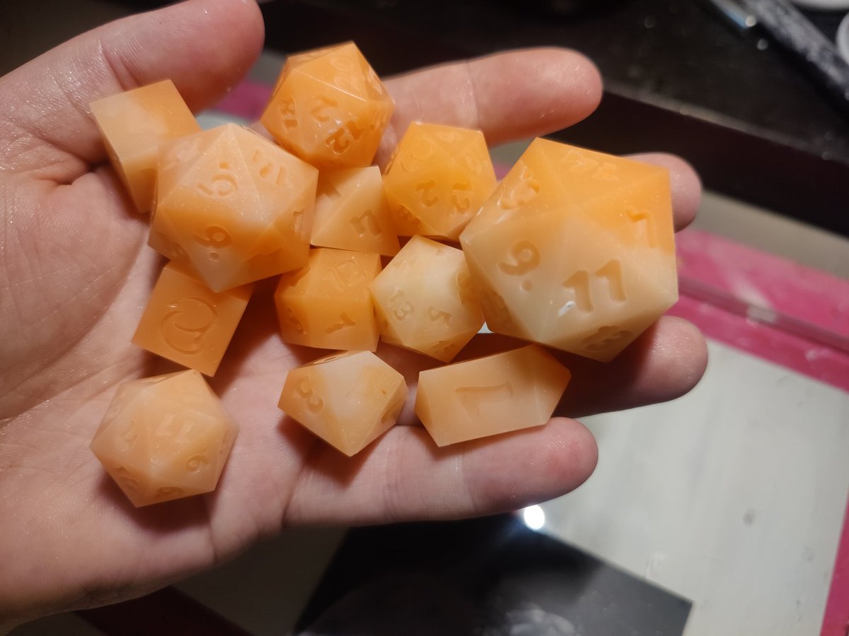 A set I'm working on for the 9th shop drop. It's supposed to be orange creamsicle, but this photo kind of makes it look like cheese.. #wipWednesday