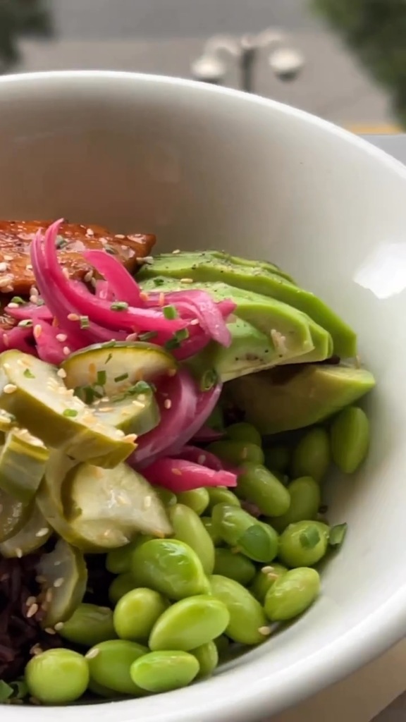 instagr.am/reel/CryegaBA3…