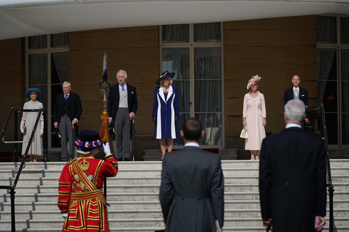 RoyalFamily's tweet photo. Wonderful to welcome so many people to Buckingham Palace for the first of the 2023 Garden Parties!

🔗 https://t.co/TrVcskkQiZ https://t.co/4UyyPeec9t