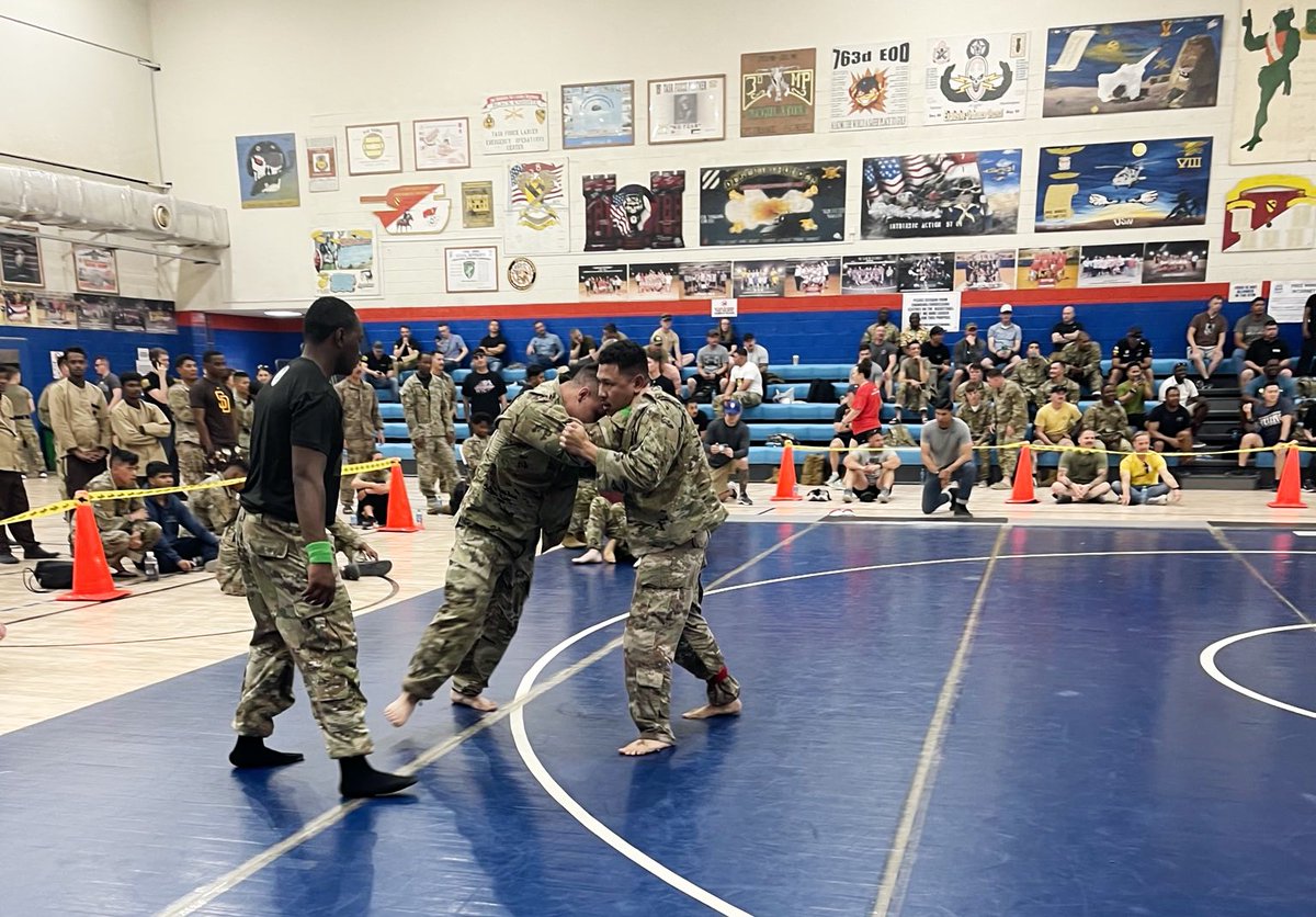TXMilitary's tweet image. Shout-out to the 36th Combat Aviation Brigade, 36th Infantry Division, Soldiers who participated in a combatives tournament held at Camp Arifjan! #combatives #beallyoucanbe 📸 by CPT Priya Phillips, 36th CAB