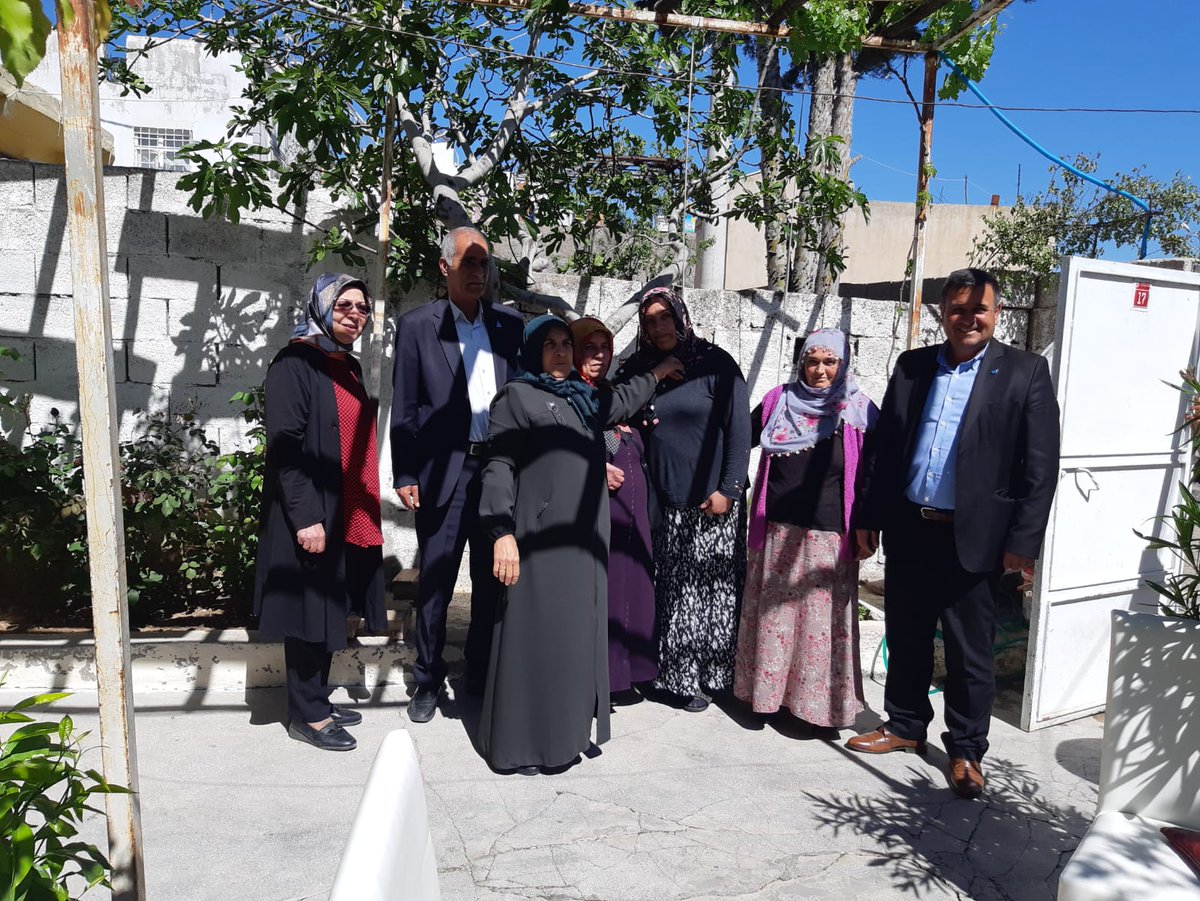 akelma_mahmut's tweet photo. Beklemek veya oturmak kelimesini Ergani teşkilatı olarak sözlükten çıkardık. Hane gezilerimiz devam ediyor,üye kayıtları ve parti tanıtımları ile yolumuza Deva'm ediyoruz 💦💦💦
@IhsanMerdanoglu 
@RizvanogluEvrim @CihanUlsen 
@MelisKandemirr 
@AydnKar49307863 https://t.co/JGnOynaC1G