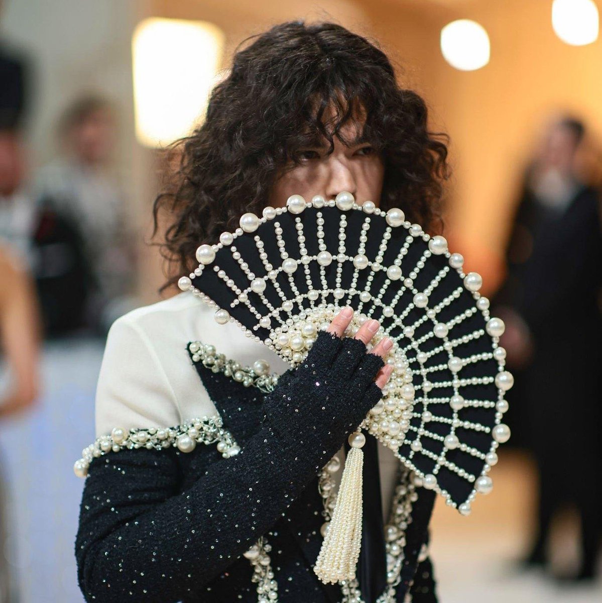 kidkrowvinyls's tweet photo. raise your hand if you love conan gray and his met gala looks https://t.co/BONPuHG7d5