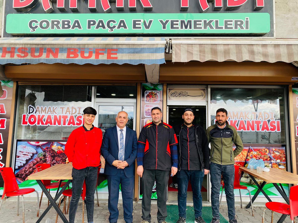SefikEnsari's tweet photo. Esnaflarımızı ziyaret ederek Sn. Cumhurbaşkanımız @RTErdogan'ın cuma günü şehrimizde gerçekleştireceği buluşmaya davet ettik.
Bir kez daha tüm hemşehrilerimizi Sn. Cumhurbaşkanımızı karşılamaya ve tarihi buluşmada bir arada olmaya davet ediyorum.#akvan https://t.co/H1ZVwSbCZO