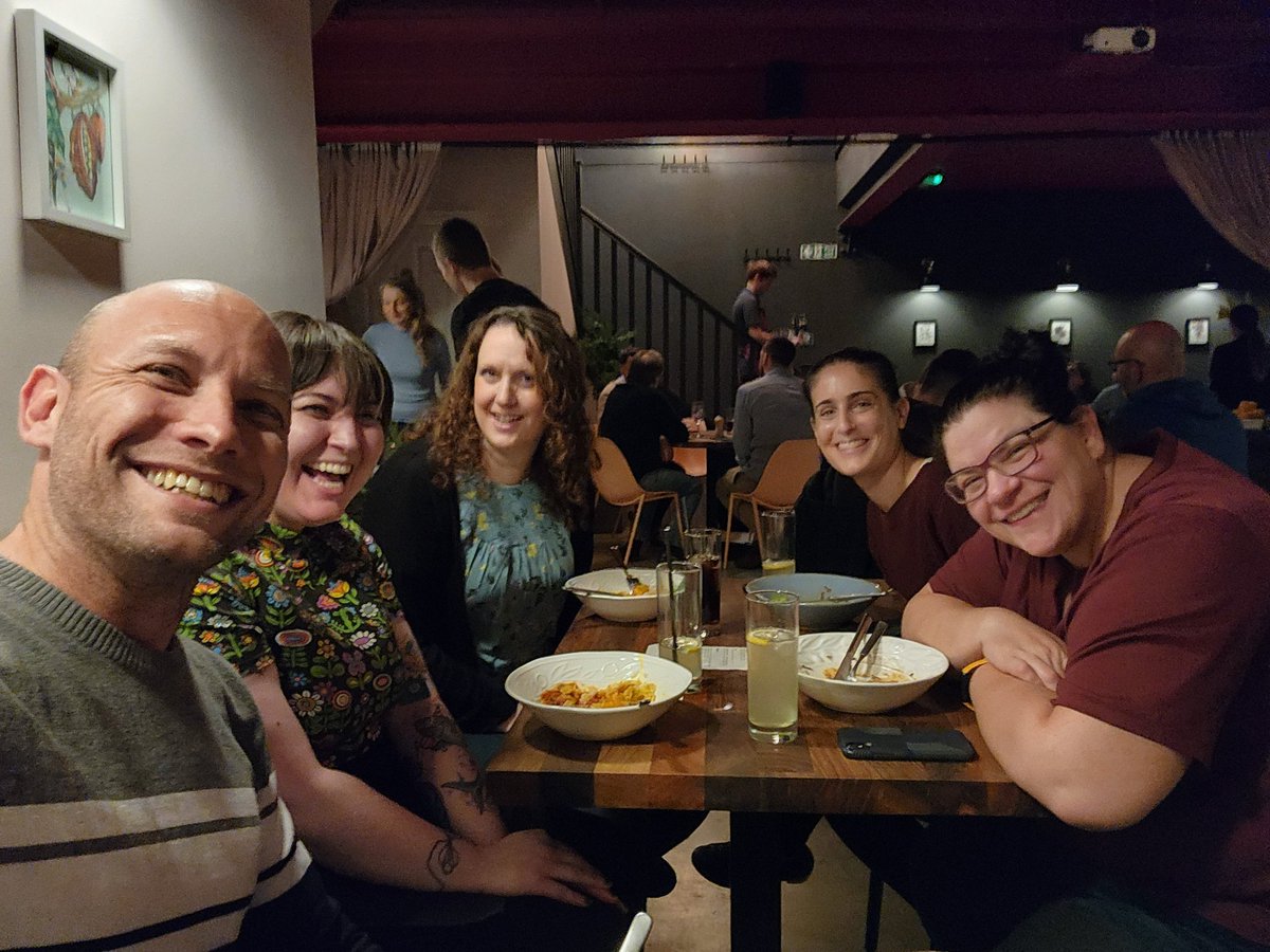 #WTFisSRE speaker dinner with @paigerduty <a href="/lnxchk/">she’s not here, man</a> <a href="/lornajane/">Lorna Mitchell</a> <a href="/ElinorSapir/">Elinor Sapir (Swery)</a>