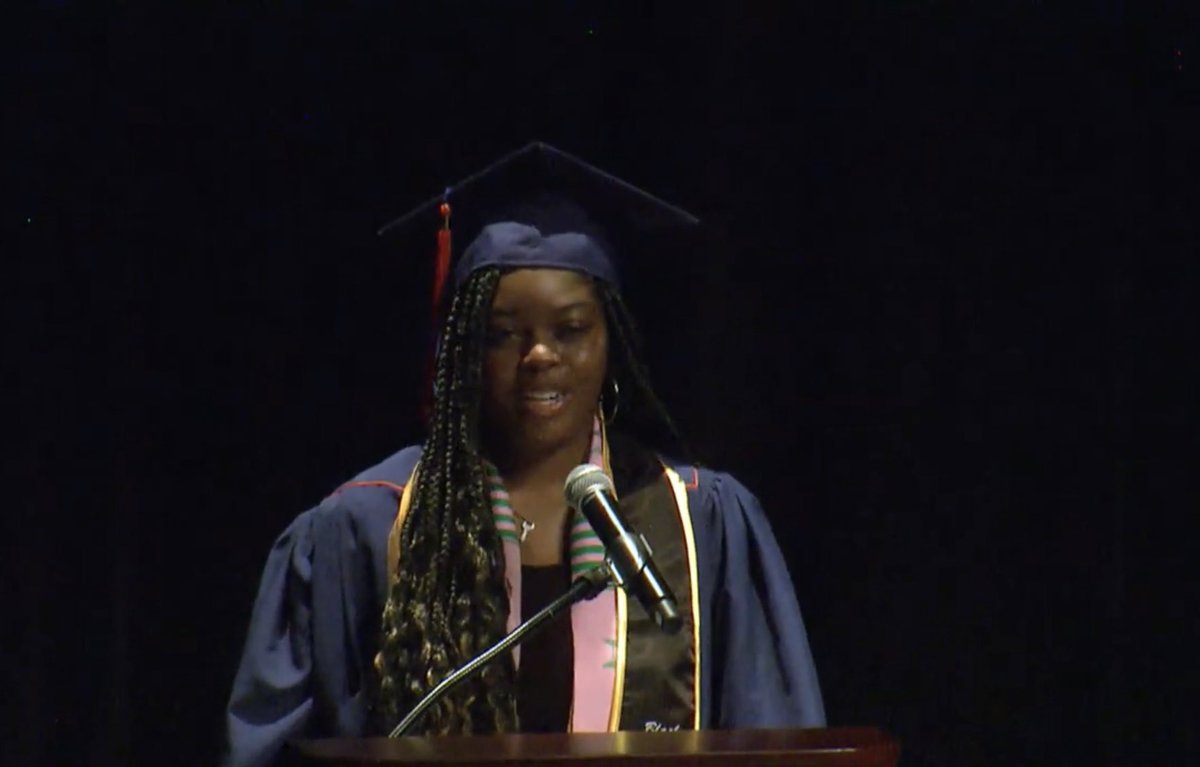 Naya_Edwards713's tweet photo. Imagine speaking at your high school AND college graduation https://t.co/xhQpdm3cU0