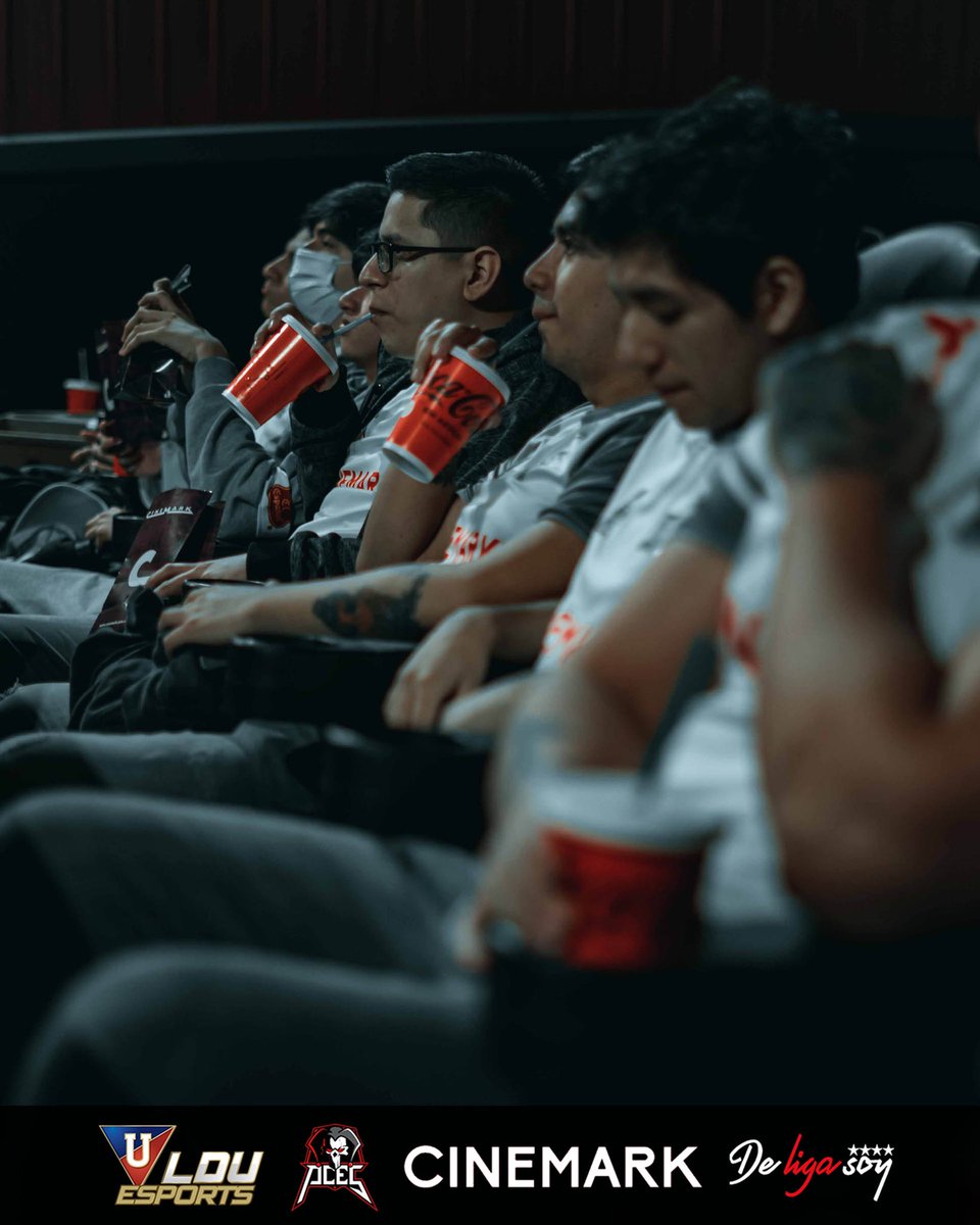 LDUesports's tweet photo. Nada mejor que compartir en familia 🫂
Nuestra escuadra de @AceSGaminG_ec disfrutó momentos divertidos de #SuperMarioBros gracias a nuestra segunda casa @CinemarkEC con su nuevo menú extendido 🍿😋👌🏽
#GoLDU #GoACS #CinemarkEC https://t.co/7v4pcbEhDV