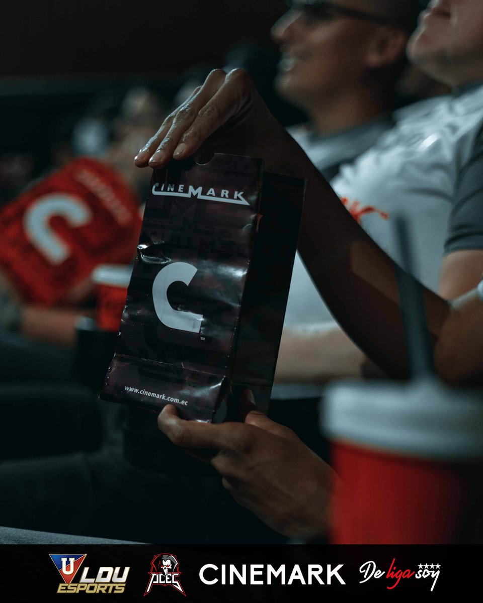 LDUesports's tweet photo. Nada mejor que compartir en familia 🫂
Nuestra escuadra de @AceSGaminG_ec disfrutó momentos divertidos de #SuperMarioBros gracias a nuestra segunda casa @CinemarkEC con su nuevo menú extendido 🍿😋👌🏽
#GoLDU #GoACS #CinemarkEC https://t.co/7v4pcbEhDV