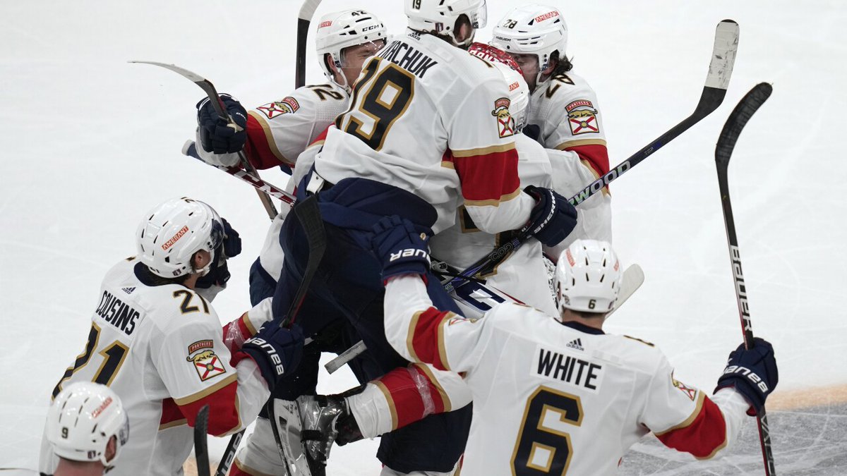 🎙️The Athletic 🏒 Show Roundtable <a href="/TheAthleticNHL/">The Athletic NHL</a> 

<a href="/robpizzo/">Rob Pizzo</a> <a href="/JesseGranger_/">Jesse Granger</a> &amp; <a href="/RussoHockey/">Michael Russo</a> on  Panthers &amp; Kraken wins, Vegas vs EDM &amp; Devs vs Canes series, Snoop &amp; Q want in + <a href="/WPGMurat/">Murat Ates</a> on temp rising in Winnipeg!

Spotify: spoti.fi/3bAg2x5
Apple:: apple.co/39tcTMX