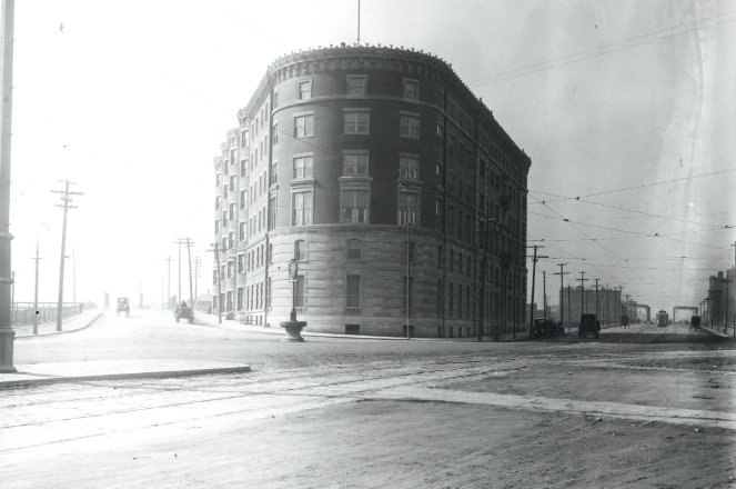 BostonLandmarks's tweet photo. The Boston Landmarks Commission has posted a study report on the proposed designation of the Hotel Buckminster as a Landmark under Chapter 772 of the Acts of 1975, as amended. Public comment is encouraged. Study Report: https://t.co/dsQlpynHfS
#boston #bostonlandmarks #blc https://t.co/z1MSHFbxNN