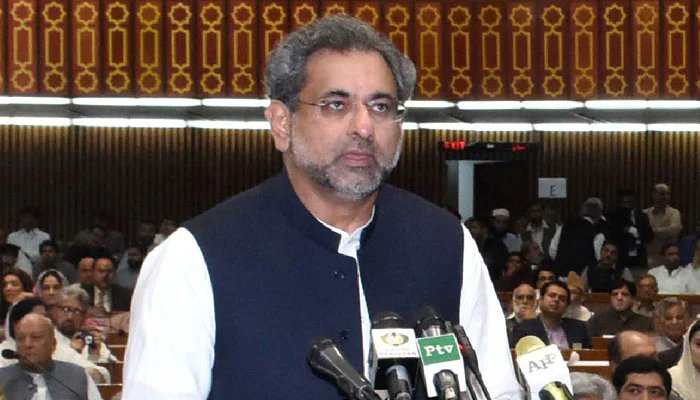 شاہد خاقان عباسی کا چیف جسٹس پاکستان کو قومی اسمبلی میں بلانے کا مطالبہ

شاہد خاقان نے کہا کہ پوچھا جائے کہ ایوان کی کارروائی کا ریکارڈ کیوں مانگا؟
دوسری جانب  وزیرِ دفاع خواجہ آصف نے پورے ایوان کی کمیٹی بنانے کی قرارداد پیش کردی  اور قومی اسمبلی سے خطاب میں کہا جسٹس👇