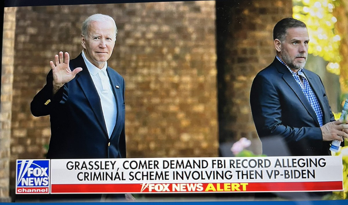 senseidai's tweet photo. Grassley and Comer admit they don’t have proof, but are demanding records because they can’t be bothered helping Americans. 
#Republicans are quick to accuse and demand answers while refusing to answer questions about themselves. 

#DemVoice1 #BlueVoices #RepublicansAreTheProblem https://t.co/7e2YurAvWD