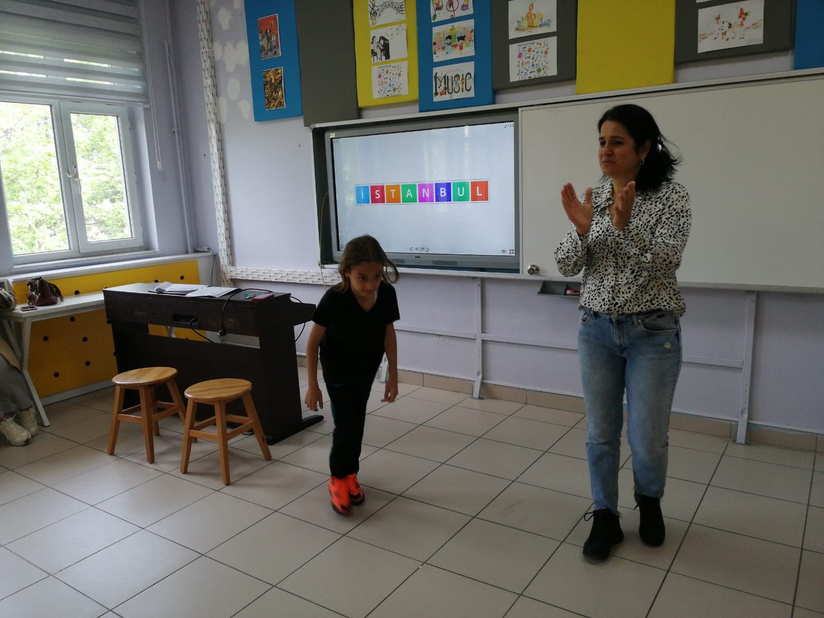 hul_yasar's tweet photo. #BilisimHaftası #harezmimodeli @Mberkharezmi_ @medeniberkio @harezmimodeli @BakirkoyMEM @BakGrubu Bilişim hayatın içinde 💪 https://t.co/ewJf8M4UPf