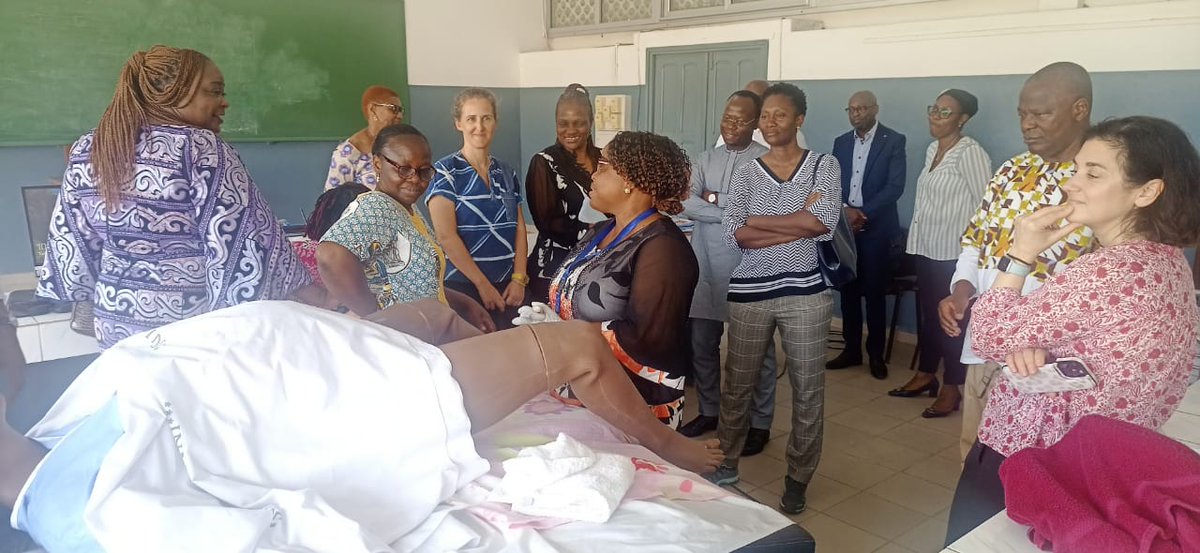 sweddbj's tweet photo. Cette descente de la mission à l'#INMeS vise à constater de visu l'effectivité des appuis du @sweddbj au secteur de la santé et à celui de l'enseignement supérieur (INMeS)
Cc @BM_Afrique @UNFPA_WCARO https://t.co/wB3Fq2OujH