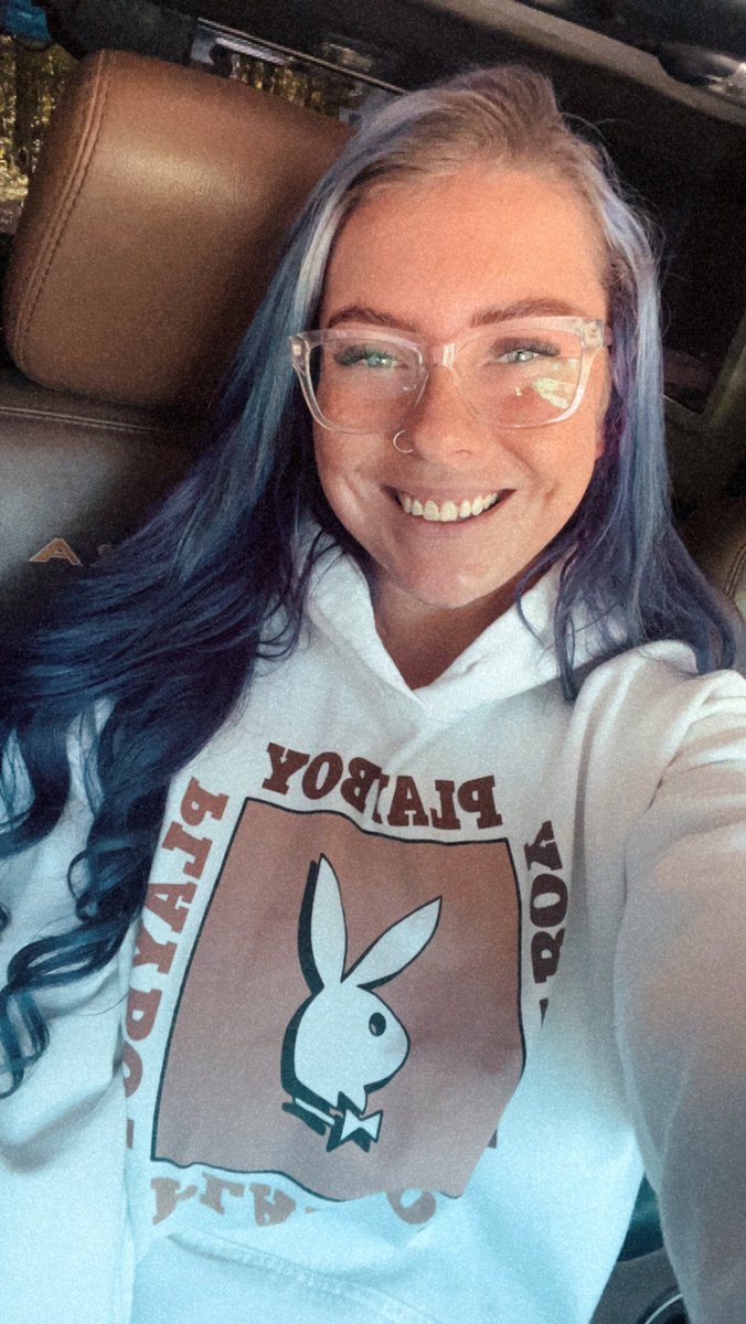 DemonDemi_ 🖤 on Twitter: "Sleepy, stoned, and horny"