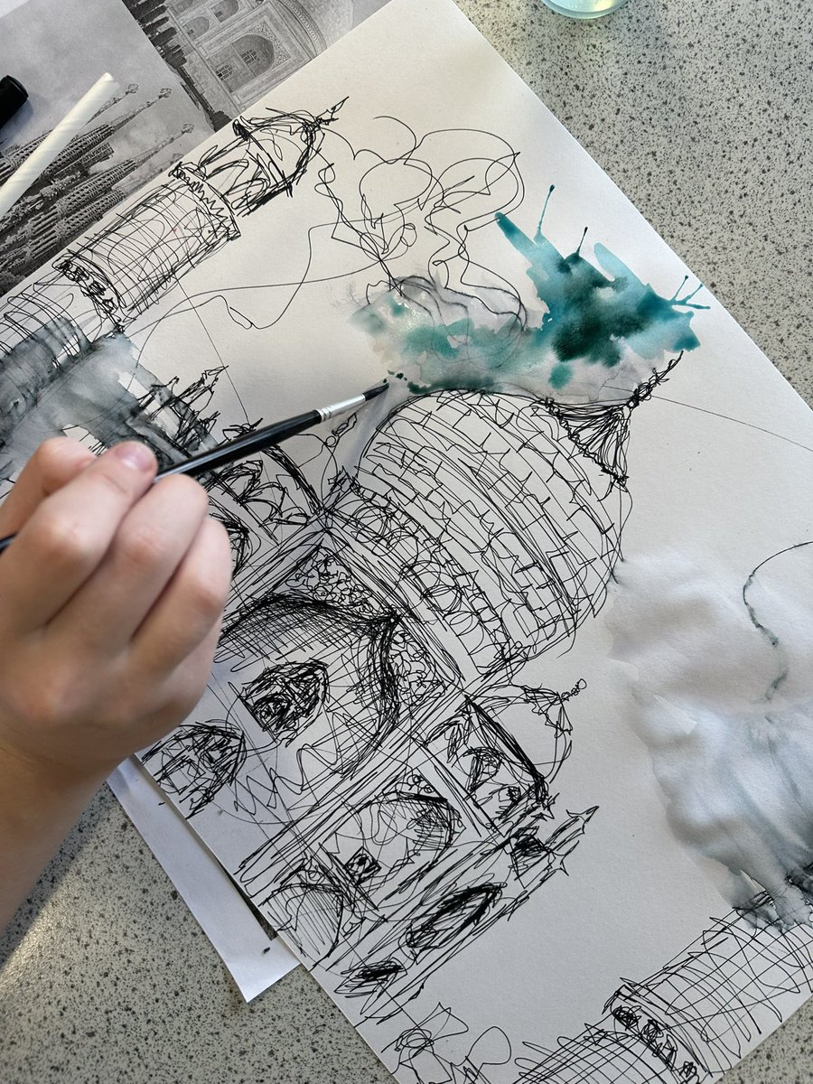 MrCarlinArt's tweet photo. A little mark-making workshop I did with Mrs Bβs Year 10 GCSE Art class last week! All Inspired by Neil Whitehead π¨ Brilliant outcomes and they all had good fun with it! @Hope_Academy @HopeArtsDept #gcseart #markmaking #paint #continuousline https://t.co/kfYAHndsyS