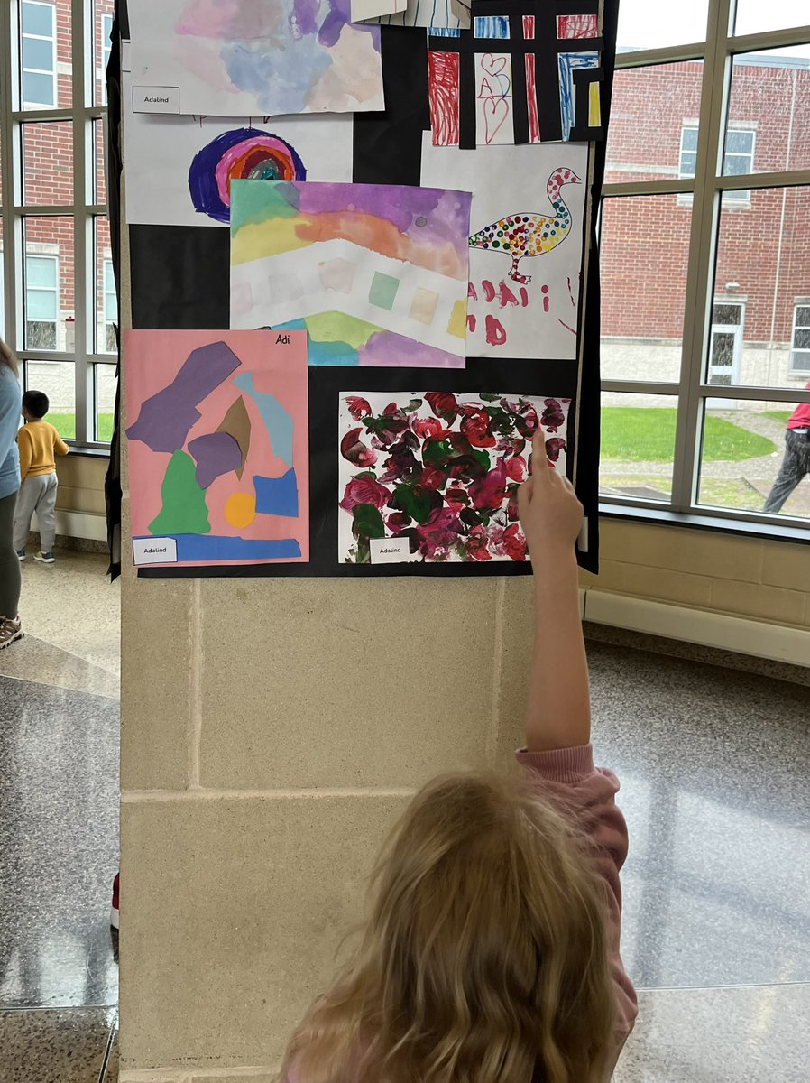 UDHS_FCS's tweet photo. Our @MCIU @HeadStartgov class at UDHS got a sneak peek of their artwork, which is included in this evening’s district-wide art show 🎨 https://t.co/l2lLgb56cX